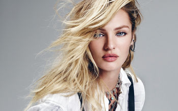 Model Candice Swanepoel screenshot