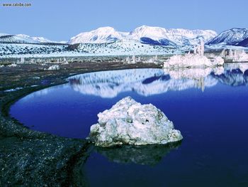 Mono Lake Sierra Nevada screenshot