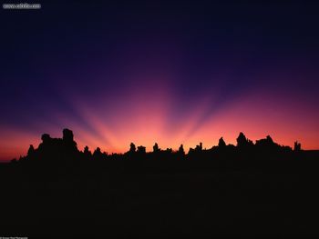 Mono Lake Sunrise Eastern Sierra California screenshot