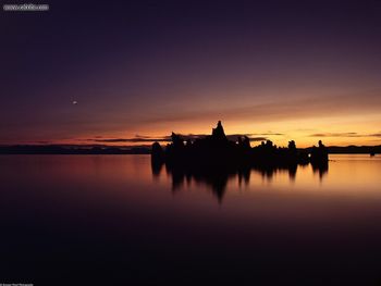 Mono Lake Sunrise Low Water Tufa Towers California screenshot