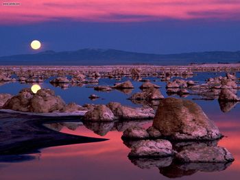 Moonrise At Mono Lake California screenshot