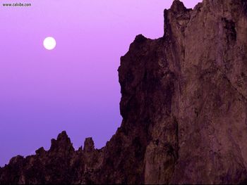 Moonset Over Smith Rock Deschutes County Oregon screenshot