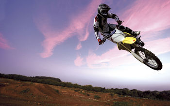 Motocross Bike in Sky screenshot