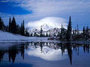 Mount Rainier Reflected In Tipsoo Lake Washington screenshot