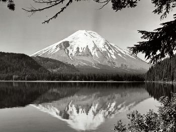 Mount Saint Helens And Spirit Lake Washington screenshot