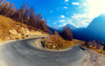 Mountain Hairpin Curve screenshot