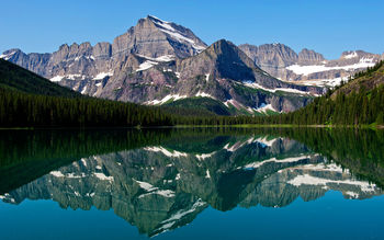Mountain Lake Reflections screenshot