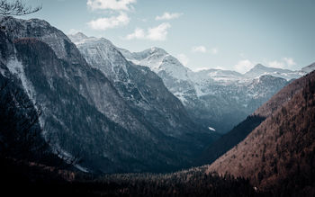 Mountain peaks 4K screenshot