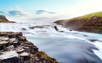 Mountain Rock Stream Iceland screenshot