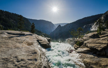 Nevada Fall Yosemite National Park screenshot