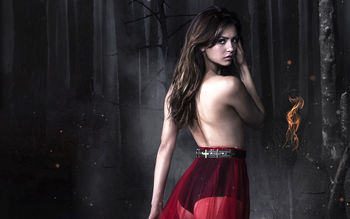 Nina Dobrev in Vampire Diaries screenshot