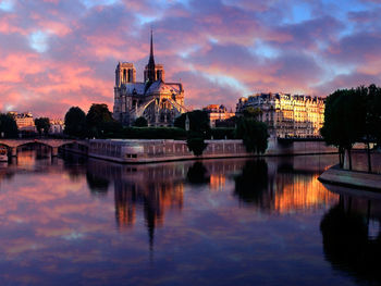 Notre Dame at Sunrise Paris France screenshot
