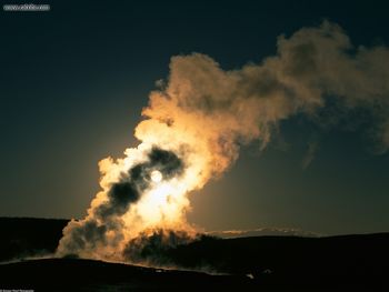 Old Faithful Geyserat Sunset Yellowstone National Park Wyoming screenshot