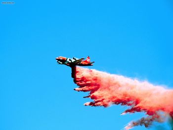 P3 Tanker Dropping Phoschek Fire Slo California screenshot