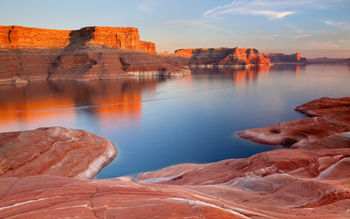 Padre Bay Lake Powell Utah screenshot