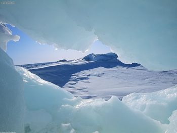 Peering Through The Arctic Ice Northwest Territories screenshot