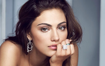 Phoebe Tonkin 2 screenshot