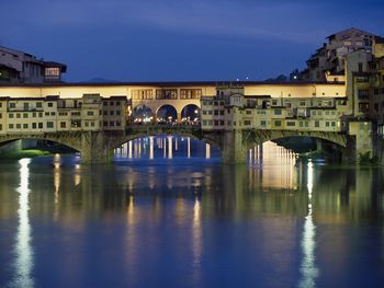 Ponte Vecchio Bridge Over The Arno River, Florence, Italy screenshot
