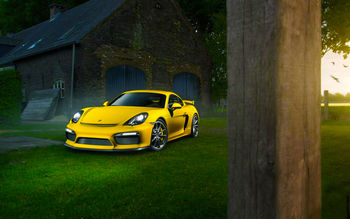 Porsche Cayman GT4 screenshot