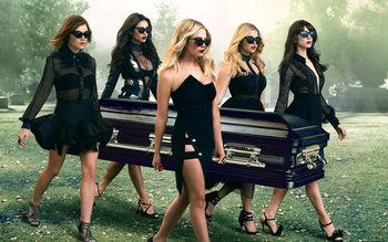 Pretty Little Liars TV Series screenshot