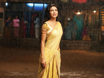 Priyanka Chopra in Agneepath screenshot