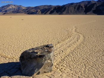 Racetrack Playa Death Valley National Park California screenshot