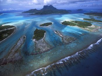 Reef Teeth Of Bora Bora Lagoon, French Polynesia screenshot