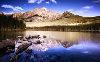 Reflective Mountains screenshot