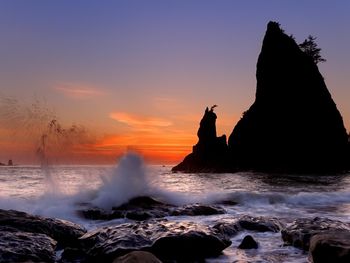 Rialto Beach At Sunset, Olympic National Park, Washington screenshot