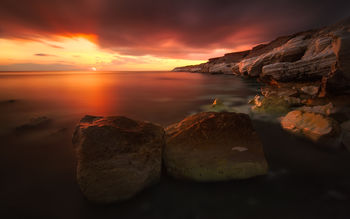 Rocky Coastline Sunset screenshot