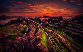 Rocky shore Sunset 5K screenshot