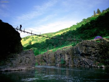 Rope Bridge Near Hood River Oregon screenshot