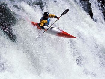 Running The White Salmon River Washington screenshot