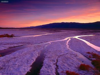 Salt Flats And Panamint Mountains Death Valley California screenshot