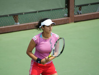 Sania Mirza Tight Pink Top screenshot