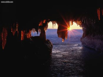 Sea Caves Apostle Islands Wisconsin screenshot