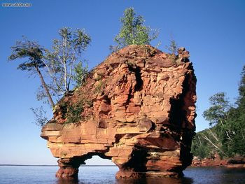 Sea Stack Apostle Islands Lakeshore Wisconsin screenshot