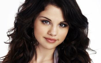 Selena Gomez 99 screenshot