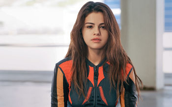 Selena Gomez Vogue 2016 screenshot
