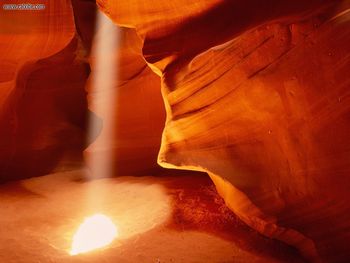 Shaft Of Sunlight Antelope Canyon Arizona screenshot