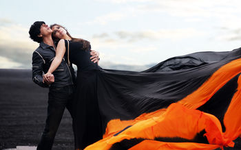 Shah Rukh Kajol Dilwale Song Gerua screenshot