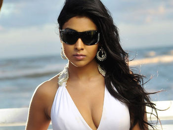 Shriya in Telugu Movie screenshot