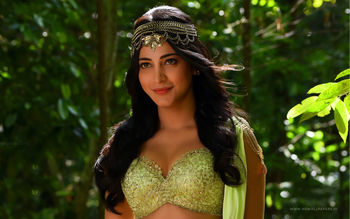 Shruti Haasan in Puli screenshot