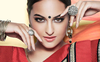 Sonakshi Sinha Bollywood Actress screenshot