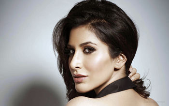 Sophie Choudry 2016 screenshot