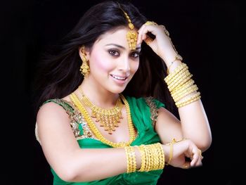 South Actress Shreya screenshot