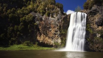Spectacular Waterfall screenshot