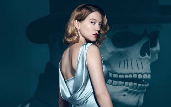 Spectre Lea Seydoux screenshot