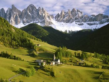 St  Magdalena Village, Val Di Funes, South Tirol, Italy screenshot