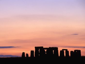 Stonehenge At Sunset, Wiltshire, England screenshot